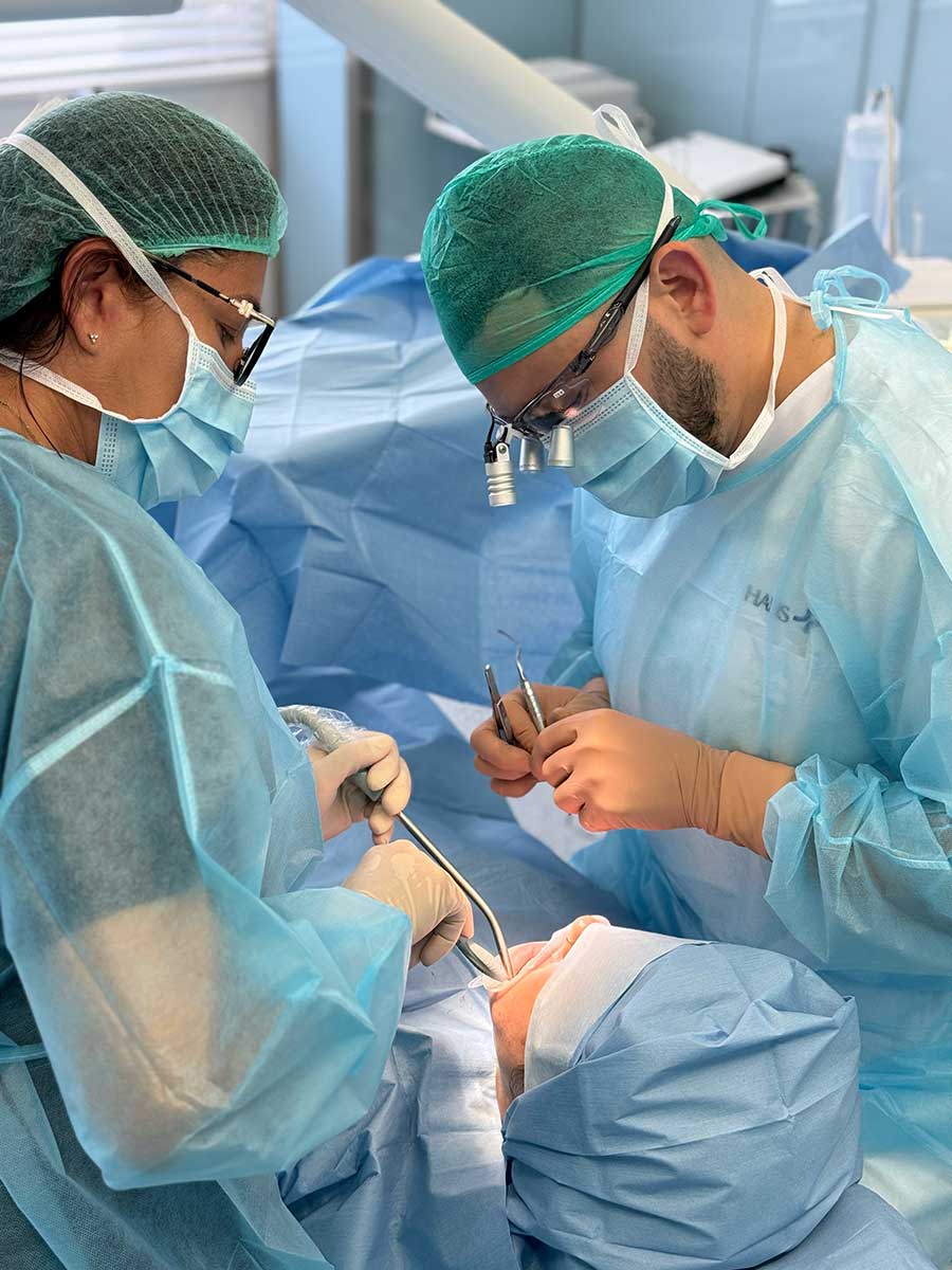 Zespół chirurgiczny HAHS podczas zabiegu