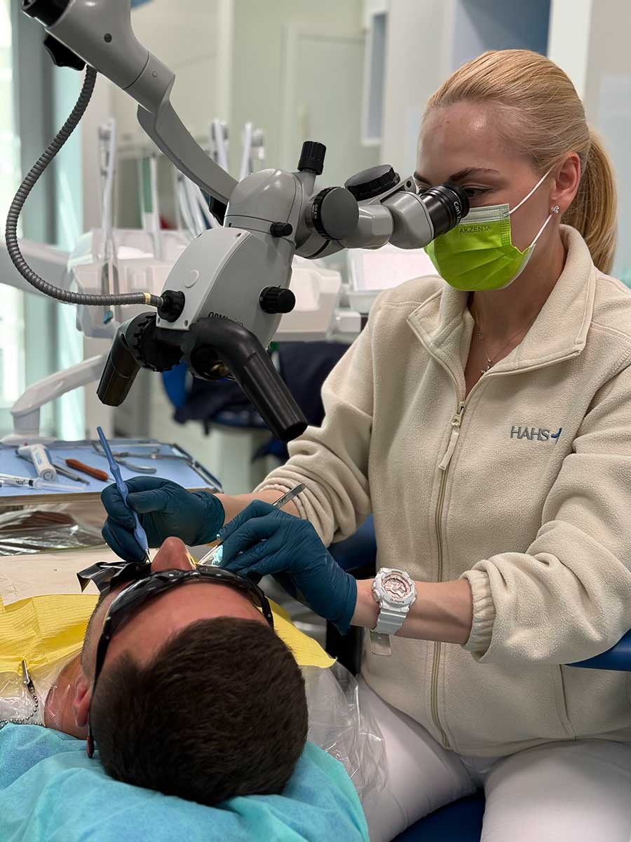 Leczenie endodontyczne pod mikroskopem zabiegowym